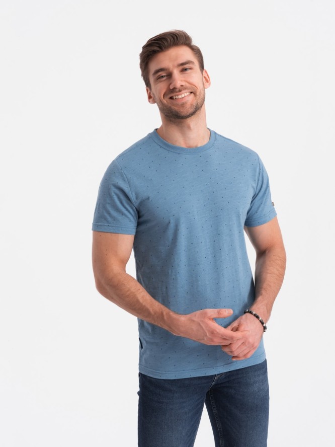 Męski t-shirt fullprint z kolorowymi literami - niebieski denim V4 OM-TSFP-0185 - XXL