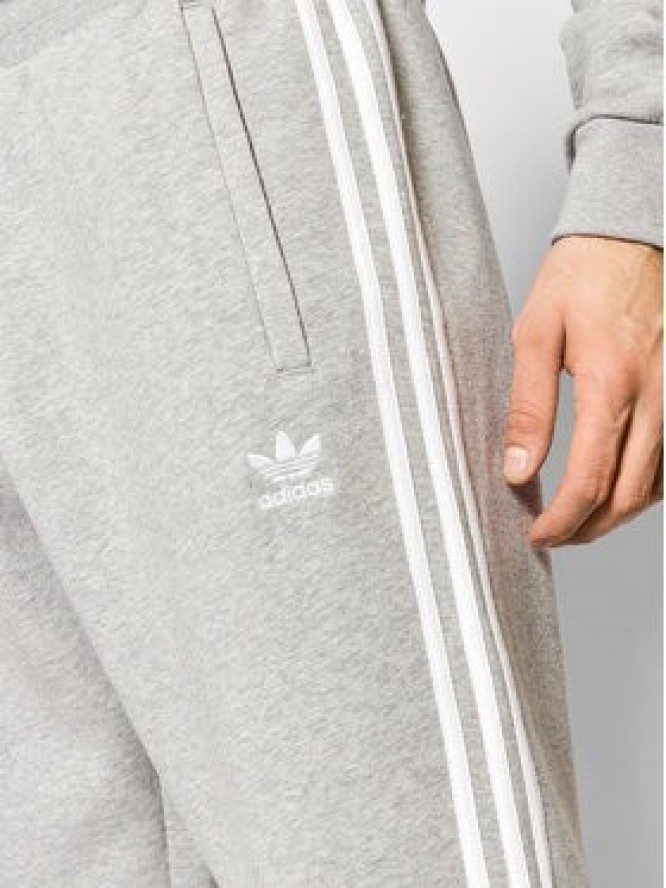 adidas Spodnie dresowe Classics GN3530 Szary Fitted Fit