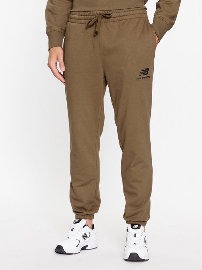 New Balance Spodnie dresowe Essentials Stacked Logo French Terry Sweatpant MP31539 Brązowy Regular Fit