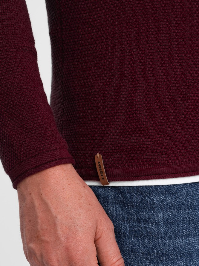 Bawełniany sweter męski z okrągłym dekoltem - bordowy V8 OM-SWSW-0103 - XXL