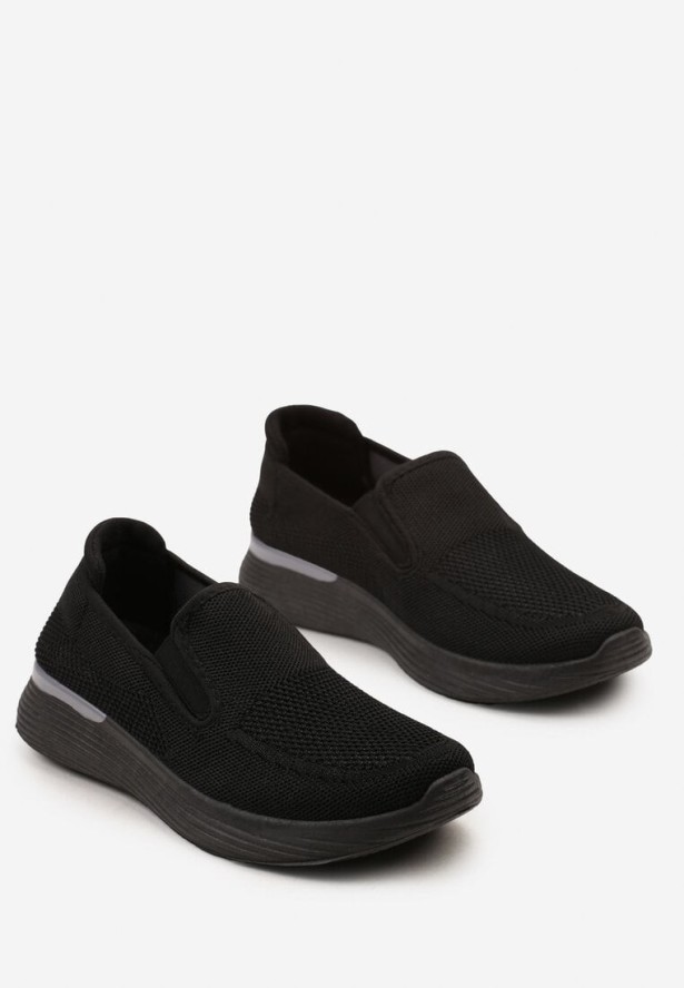 Czarne Buty Sportowe z Elastyczną Wsuwaną Cholewką Slip-on Yaneli