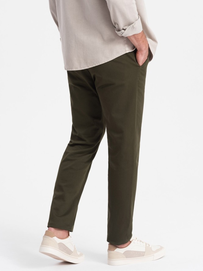 Spodnie męskie chino SLIM FIT z delikatną teksturą - ciemnooliwkowe V4 OM-PACP-0190 - XXL