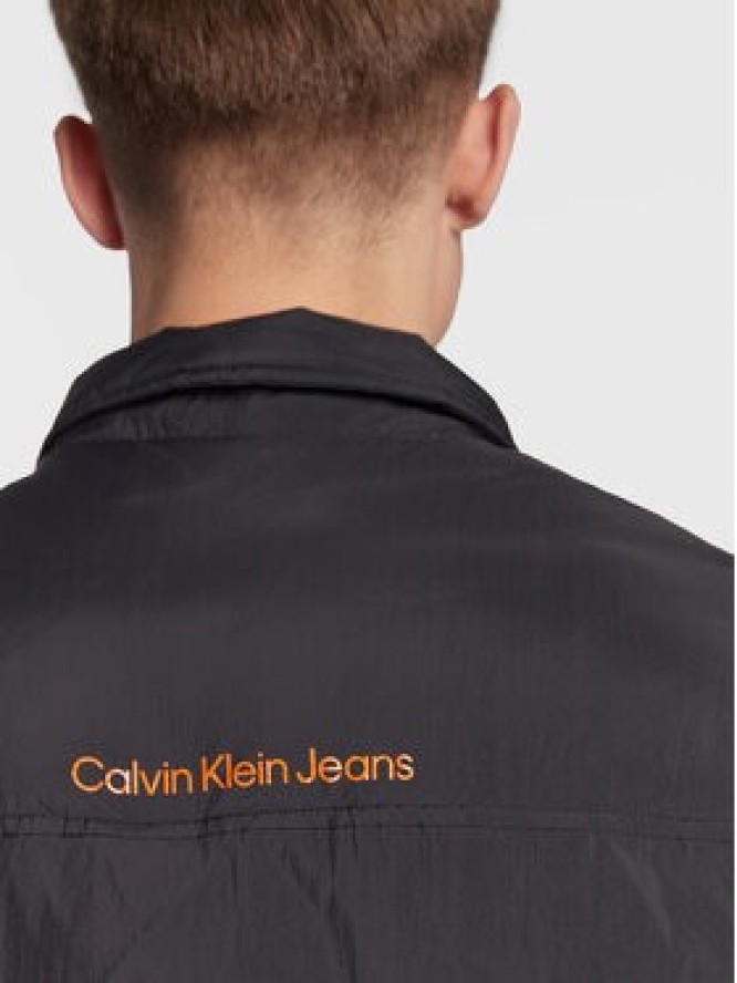 Calvin Klein Jeans Kurtka puchowa J30J322218 Czarny Regular Fit