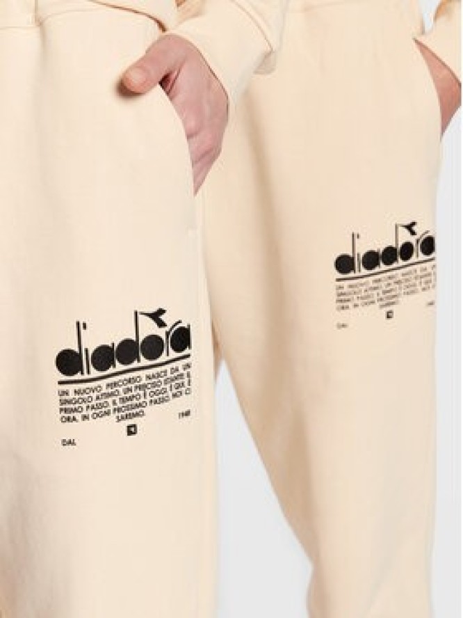 Diadora Spodnie dresowe Unisex Manifesto 502.179480 Beżowy Loose Fit
