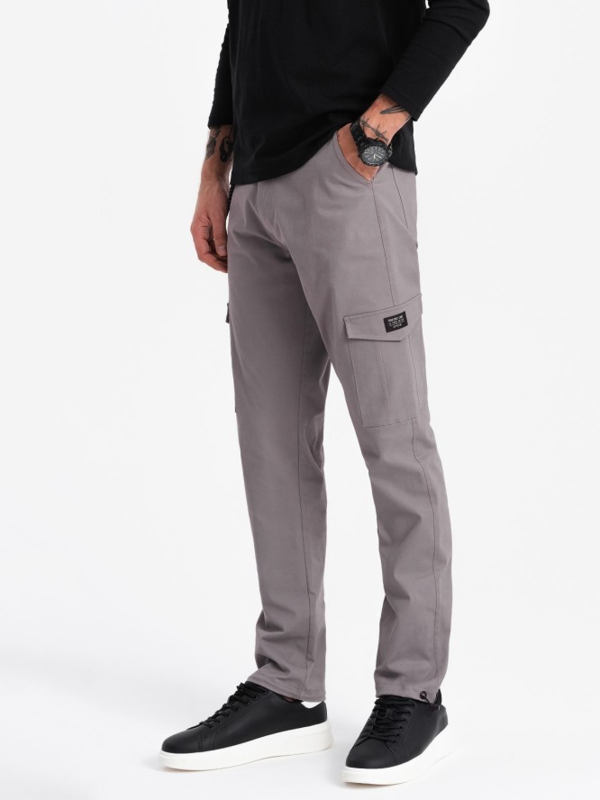Spodnie męskie z kieszeniami cargo i ściągaczem na dole nogawki - szare V4 OM-PACG-0189 - XXL
