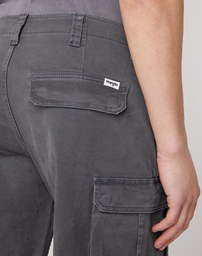 SPODENKI MĘSKIE WRANGLER CASEY CARGO SHORTS DARK SHADOW W1C35085J