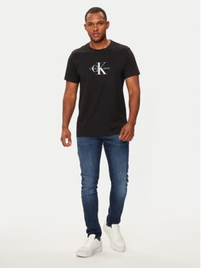 Calvin Klein Jeans T-Shirt Distressed Monologo J30J326863 Czarny Regular Fit