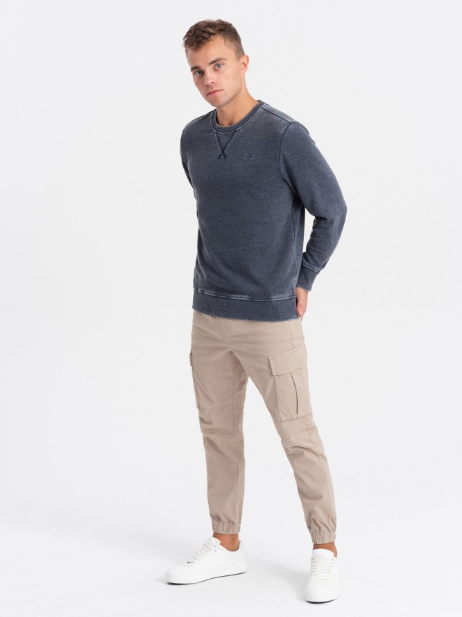 Washowana bluza męska z ozdobnym przeszyciem przy dekolcie - granatowa V4 OM-SSDS-0131 - XXL