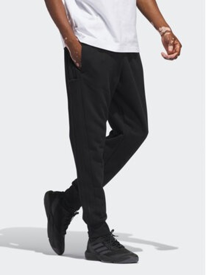 adidas Spodnie dresowe Essentials HZ2218 Czarny Regular Fit