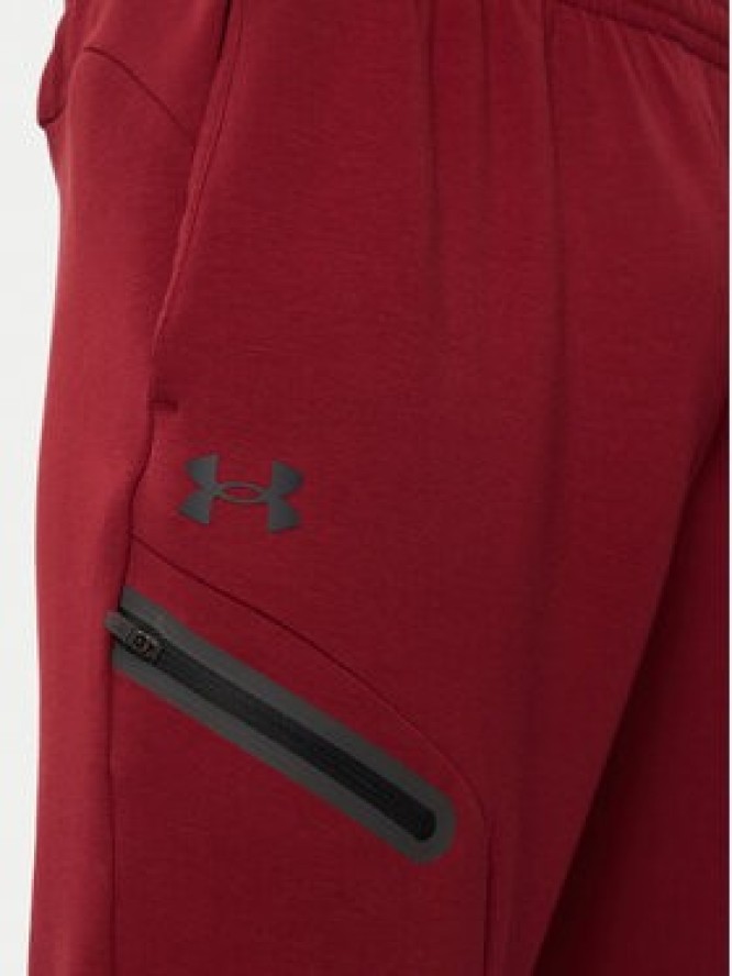 Under Armour Spodnie dresowe UA Unstoppable 1389353 Czerwony Regular Fit