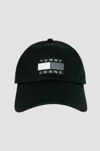 TOMMY JEANS Czarna czapka z daszkiem