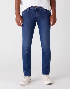 WRANGLER LARSTON MĘSKIE SPODNIE JEANSOWE SOFTMATIC BLUE W18SC321F