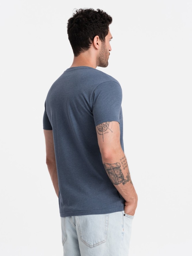Męska klasyczna bawełniana koszulka z dekoltem w serek BASIC – niebieski melanż V18 OM-TSBS-0145 - XXL