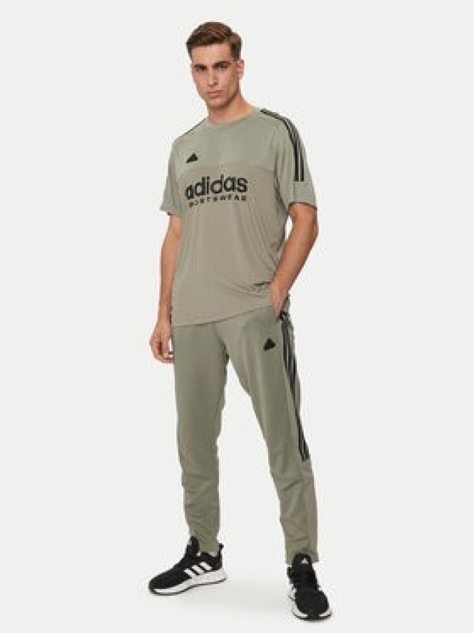 adidas Spodnie dresowe Tiro IS1504 Zielony Regular Fit