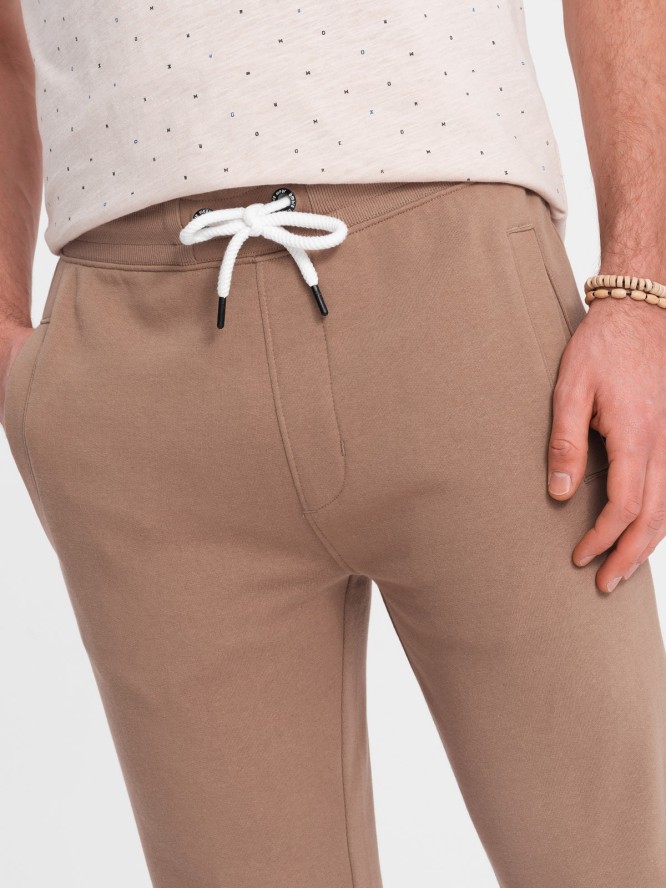 Męskie spodnie dresowe z nogawką bez ściągacza - brązowe V2 OM-PABS-0206 - XXL