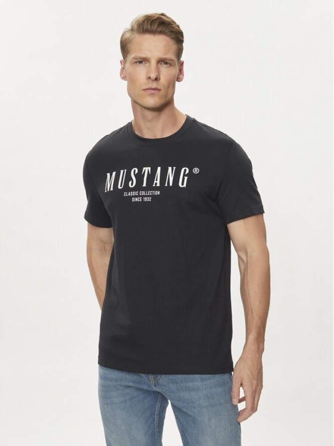 Mustang T-Shirt 1015054 Czarny Regular Fit