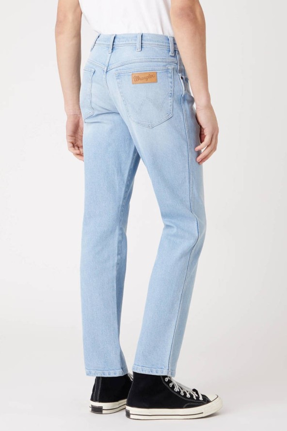 WRANGLER TEXAS SLIM MĘSKIE SPODNIE JEANSOWE CLEAR BLUE W12SZH280