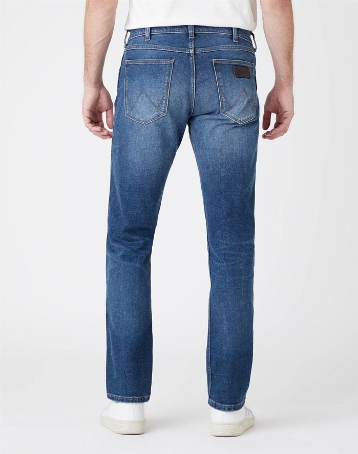 WRANGLER GREENSBORO MĘSKIE SPODNIE JEANSOWE BLUE SWEEP W15Q28294