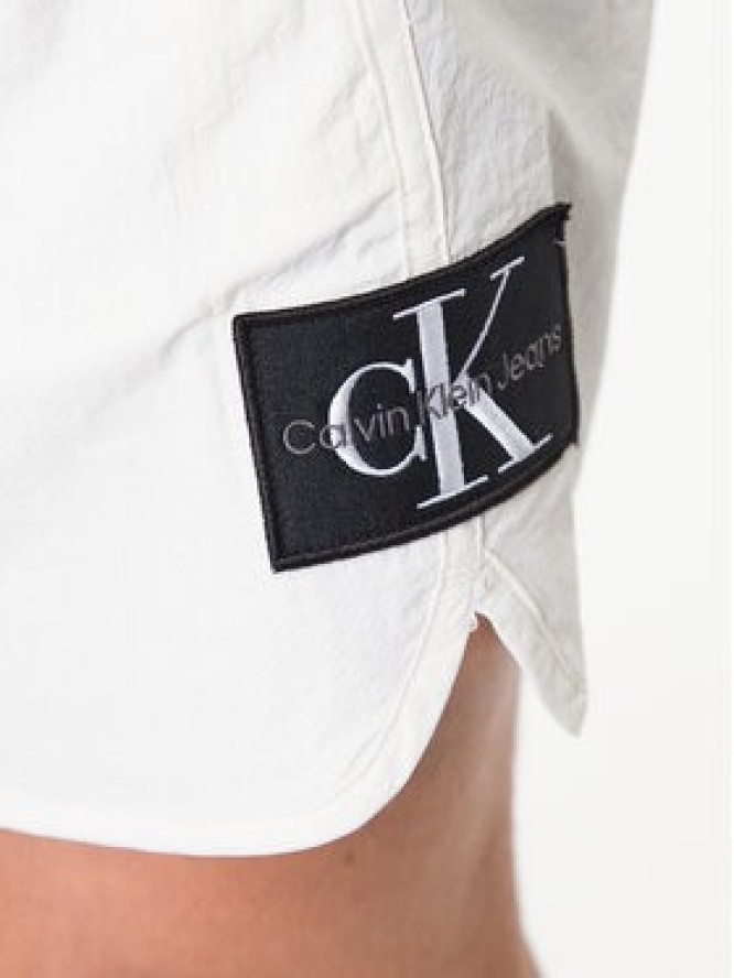 Calvin Klein Jeans Szorty sportowe J30J322904 Biały Regular Fit