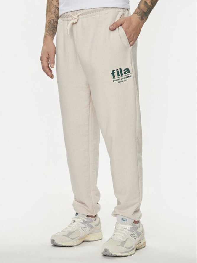 Fila Spodnie dresowe FAM0647 Beżowy Regular Fit