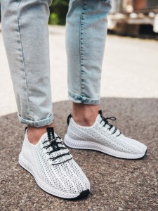 Buty męskie wsuwane sneakersy z siateczki - białe V7 OM-FOKS-0117 - 45