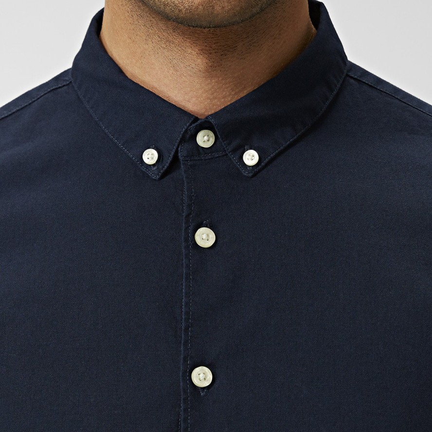 LEE SS LEESURE SHIRT MĘSKA KOSZULA MATERIAŁOWA MIDNIGHT BLUE L66GKKEN