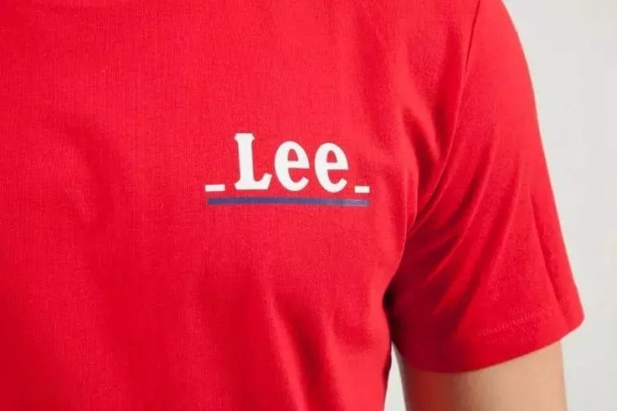 LEE SMALL LOGO TEE REGULAR FIT MĘSKI T-SHIRT KOSZULKA LOGO BRIGHT RED L62GFQEF