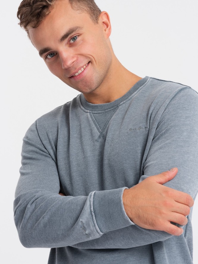 Washowana bluza męska z ozdobnym przeszyciem przy dekolcie - jasnoniebieska V3 OM-SSDS-0131 - XXL