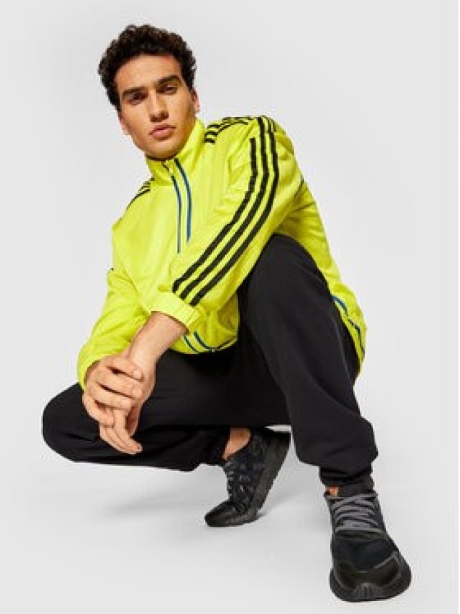 adidas Kurtka przejściowa Reverse Track GN3818 Żółty Regular Fit