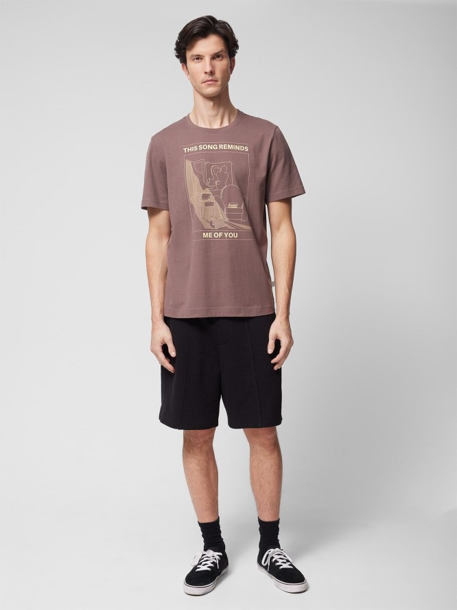 T-shirt regular z nadrukiem męski Outhorn - brązowy