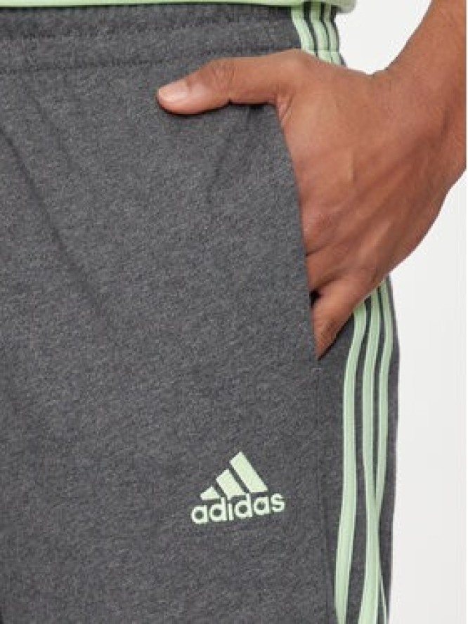 adidas Spodnie dresowe Essentials IS1367 Szary Regular Fit